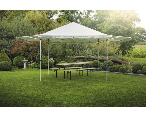 Pavilon s pivním setem v zahradě