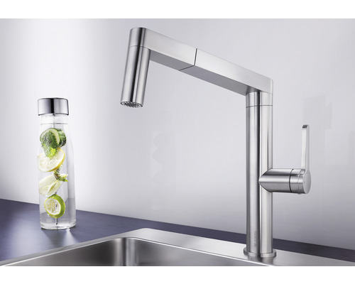 Kuchyňská vodovodní baterie z kovu s vysokým výtokem a lahví na vodu