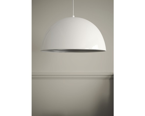 Bílá závěsná lampa ve tvaru polokoule