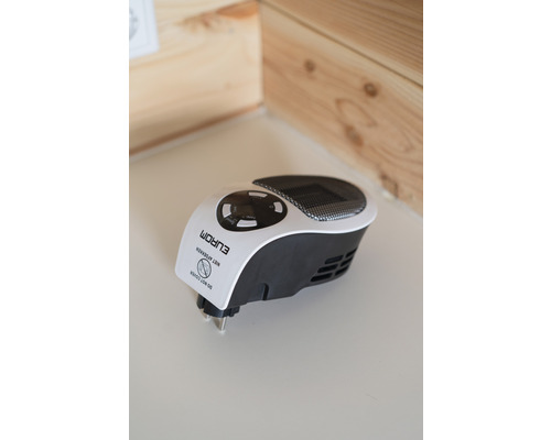 Elektrický ohřívač pro montáž na stěnu