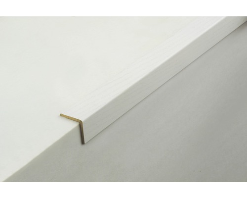 Rohová ochranná lišta z dřeva