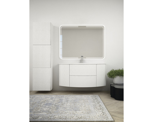 Světlá koupelna s umyvadlovou skříňkou, zrcadlovou skříňkou a vysokou skříňkou