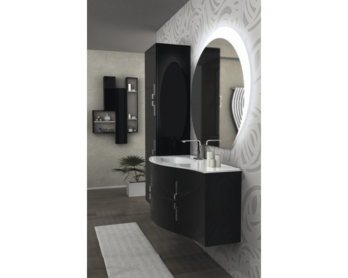 Moderní koupelna s černým umyvadlem, zrcadlovou skříňkou a oválným zrcadlem s osvětlením