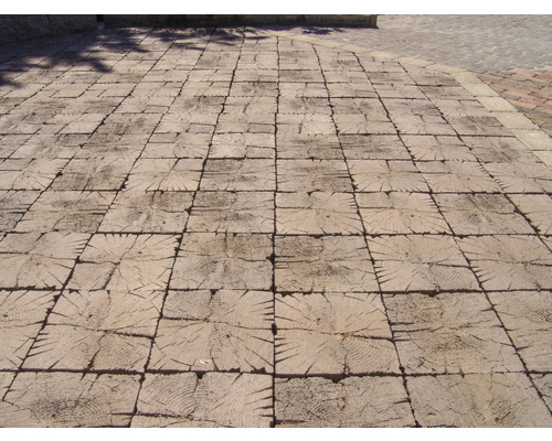 Betonová dlažba Bark 3 trám 22,5x22,5x5 cm Podlaha pokrytá čtvercovými dřevěnými dlažebními kostkami