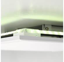 LED pásek s montážním držákem na stropě
