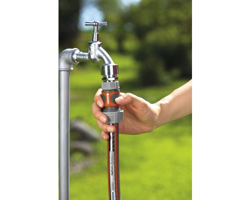 Připojení zahradní hadice k vodovodnímu kohoutku s hadicí Gardena