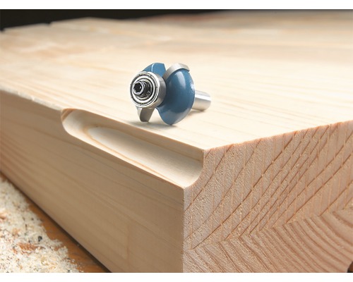 Drážkovací fréza s kuličkovým ložiskem na dřevě