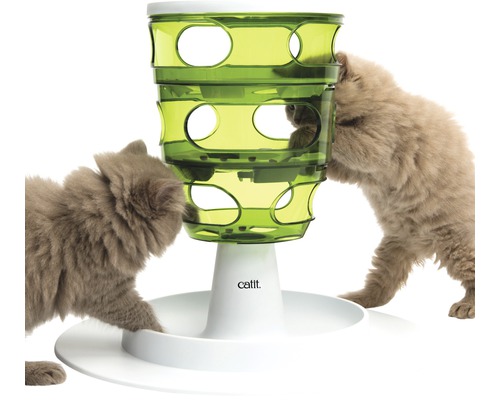 Věž s hračkami pro kočky se dvěma kočkami