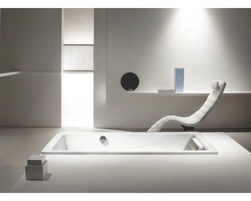 Koupelna s vanou a lehátkem