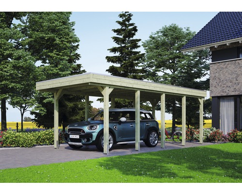 Přístřešek na auto SKAN HOLZ Friesland 314 x 708 cm impregnovaný vč. alu plechu Dřevěný přístřešek pro auto s autem před ním v zahradní scenérii.