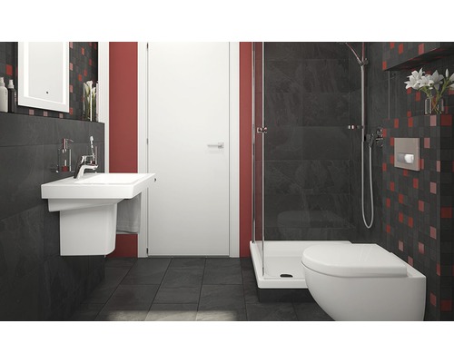 Moderní koupelna s umyvadlem, toaletou a sprchou