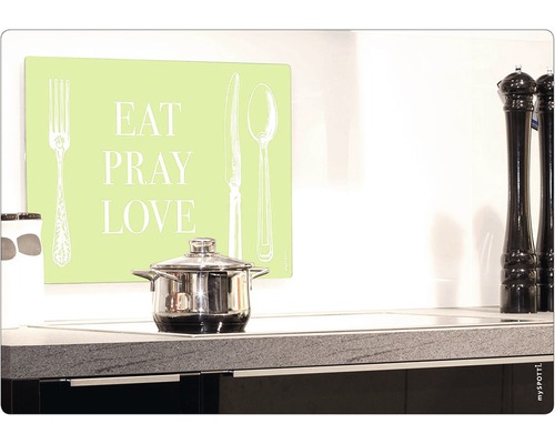 Kuchyňská scéna s hrncem a dekorací