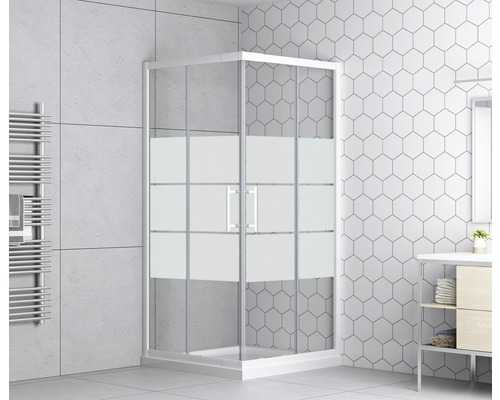 Sprchový kout s částečně satinovaným sklem v koupelně