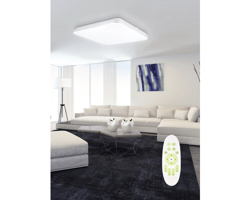 Čtvercové LED stropní svítidlo s dálkovým ovládáním v obývacím pokoji