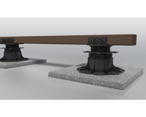 Nastavitelná terasová patka s dřevěným trámem na betonových deskách