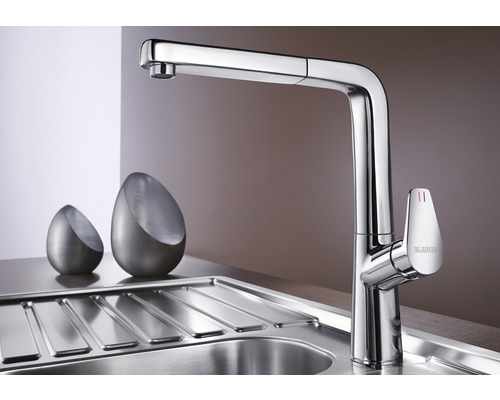 Kuchyňská baterie Blanco Logo na dřezu