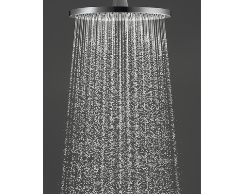 Dešťová sprcha s proudem vody