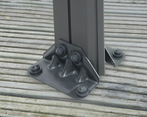 Detail upevnění terasového zastřešení k zemi