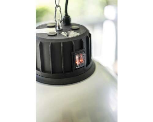 Detailní záběr lampy s vypínačem