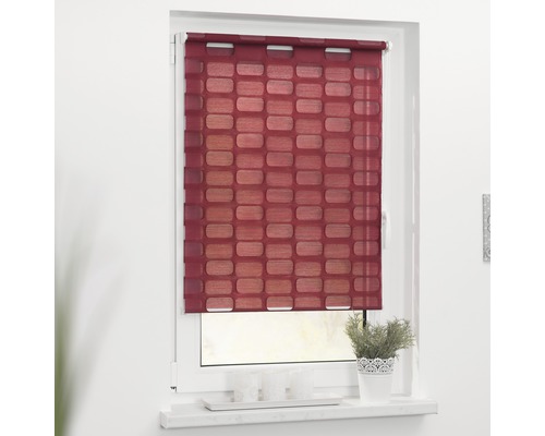 Vzorovaná roleta na okně pro regulaci světla