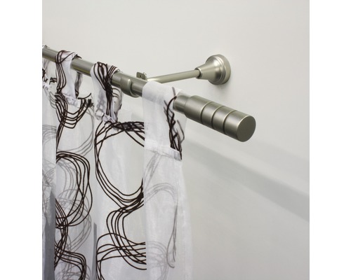 Dvojitá záclonová tyč se závěsem