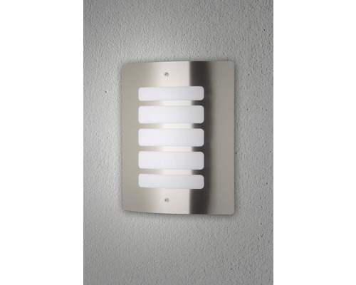 Nástěnné svítidlo z kovu s pěti světelnými prvky