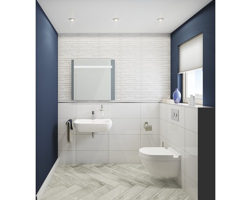 Moderní koupelna s umyvadlem, zrcadlem, toaletou a obklady