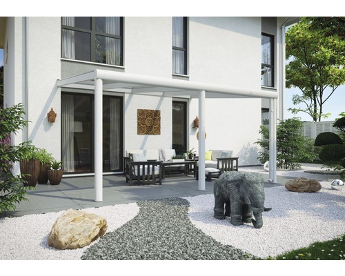 Terasa s terasovým přístřeškem a zahradním nábytkem