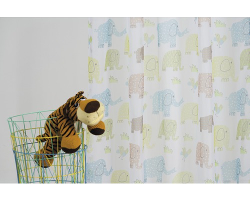 Sprchový závěs se vzorem slonů a plyšový tygr v drátěném koši