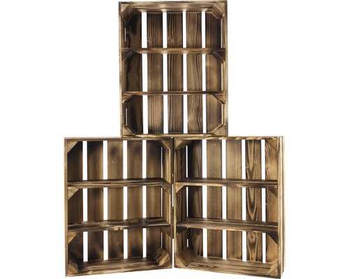 Tři dřevěné regály z borovicového dřeva