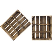 Dvě dřevěné bedny s policemi pro skladování a dekoraci