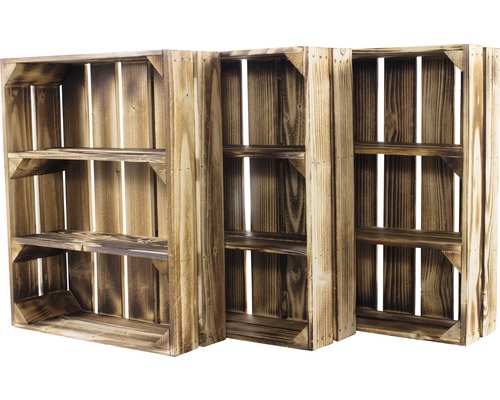 Tři dřevěné bedny se dvěma policemi