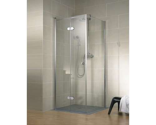 Rohová sprcha se sprchovou baterií v koupelně