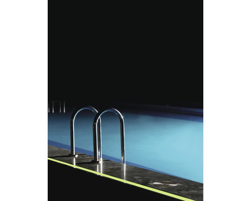 Bazén s nerezovým žebříkem