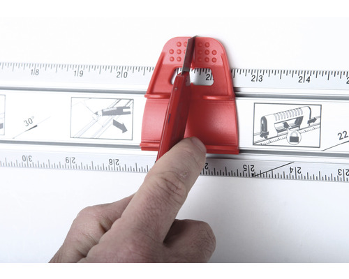 Řezačka profilů při použití na měřicí liště