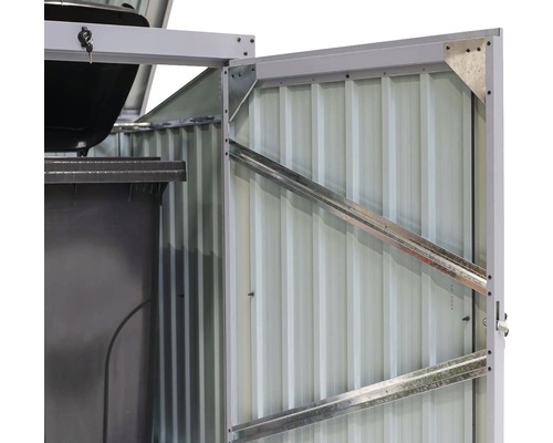 Detailní pohled na box na popelnice s otevřenými dvířky