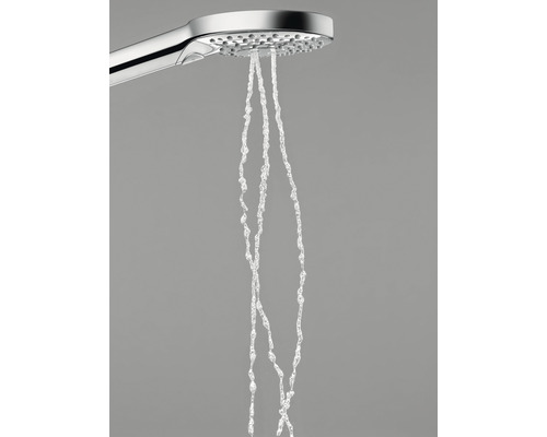 Detail ruční sprchy s proudem vody