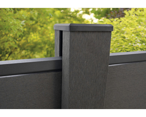 Detail sloupku plotu s koncovým prvkem, vodorovné lišty a plotového dílu