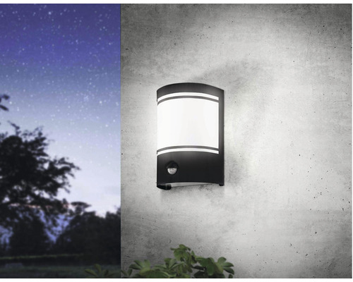 Nástěnné svítidlo s pohybovým senzorem pro venkovní osvětlení