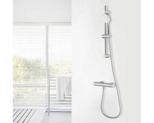Sprchový set s tyčí a termostatickou baterií v koupelně