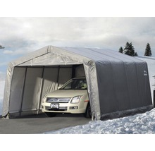 Auto pod přístřeškem z plachty v zimě