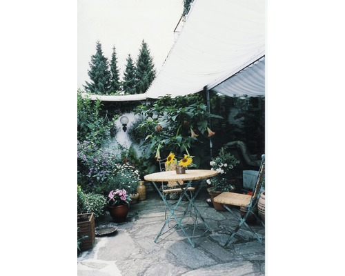 Sluneční plachta na lankové upínání, bez lanka Floracord, PES 140 g/m², bílá 420x140 cm Zahradní prostor se stolem, židlemi a rostlinami