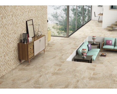 Interiér s podlahovými dlaždicemi a mozaikovou stěnou pro design interiéru