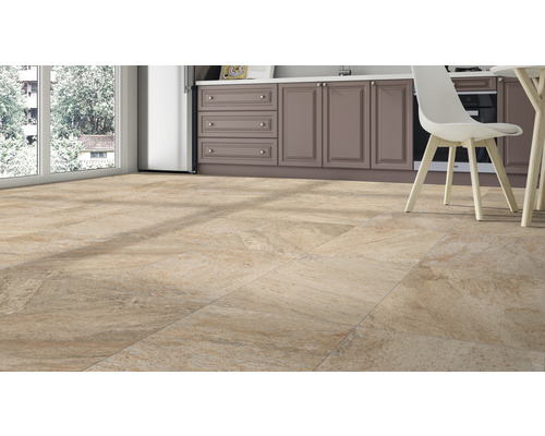 Kuchyně s podlahovými dlaždicemi ve vzhledu kamene