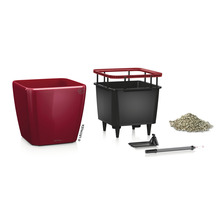 Květináč se zavlažovacím systémem a příslušenstvím