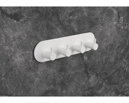 Bílá nástěnná lišta se čtyřmi háčky pro montáž na stěnu