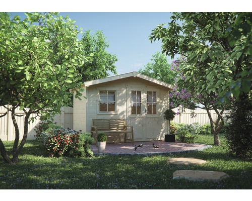 Zahrada s dřevěným zahradním domkem, lavičkou a osázením