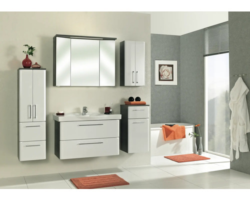 Moderní koupelnový komplet s umyvadlem, zrcadlovou skříňkou a vysokou skříní