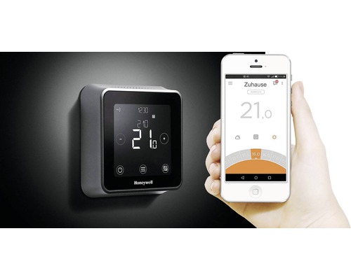 Nástěnný termostat s aplikací pro chytré telefony pro regulaci teploty v domě