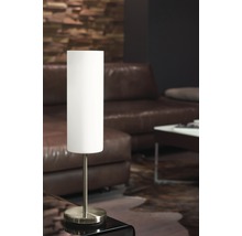 Stolní lampa v obývacím pokoji s pohovkou